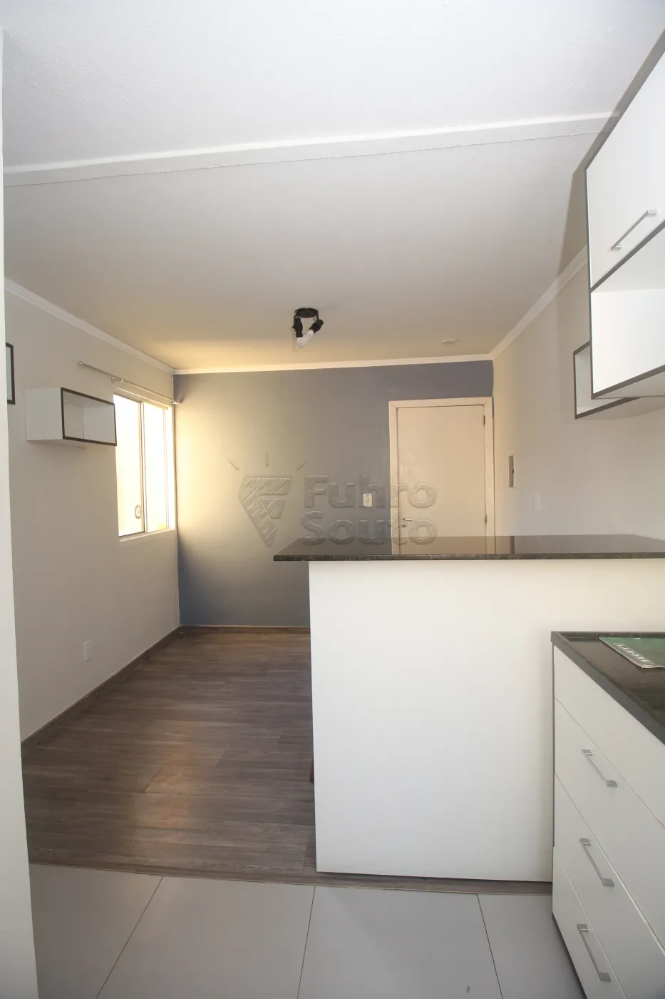 Alugar Apartamento / Padrão em Pelotas R$ 700,00 - Foto 8