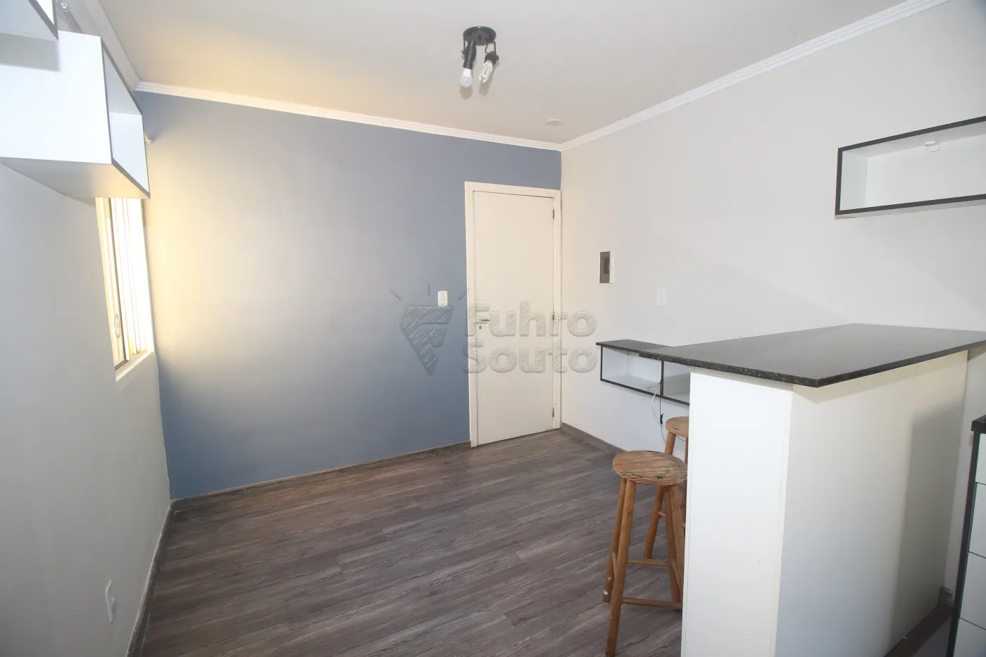 Alugar Apartamento / Padrão em Pelotas R$ 700,00 - Foto 10