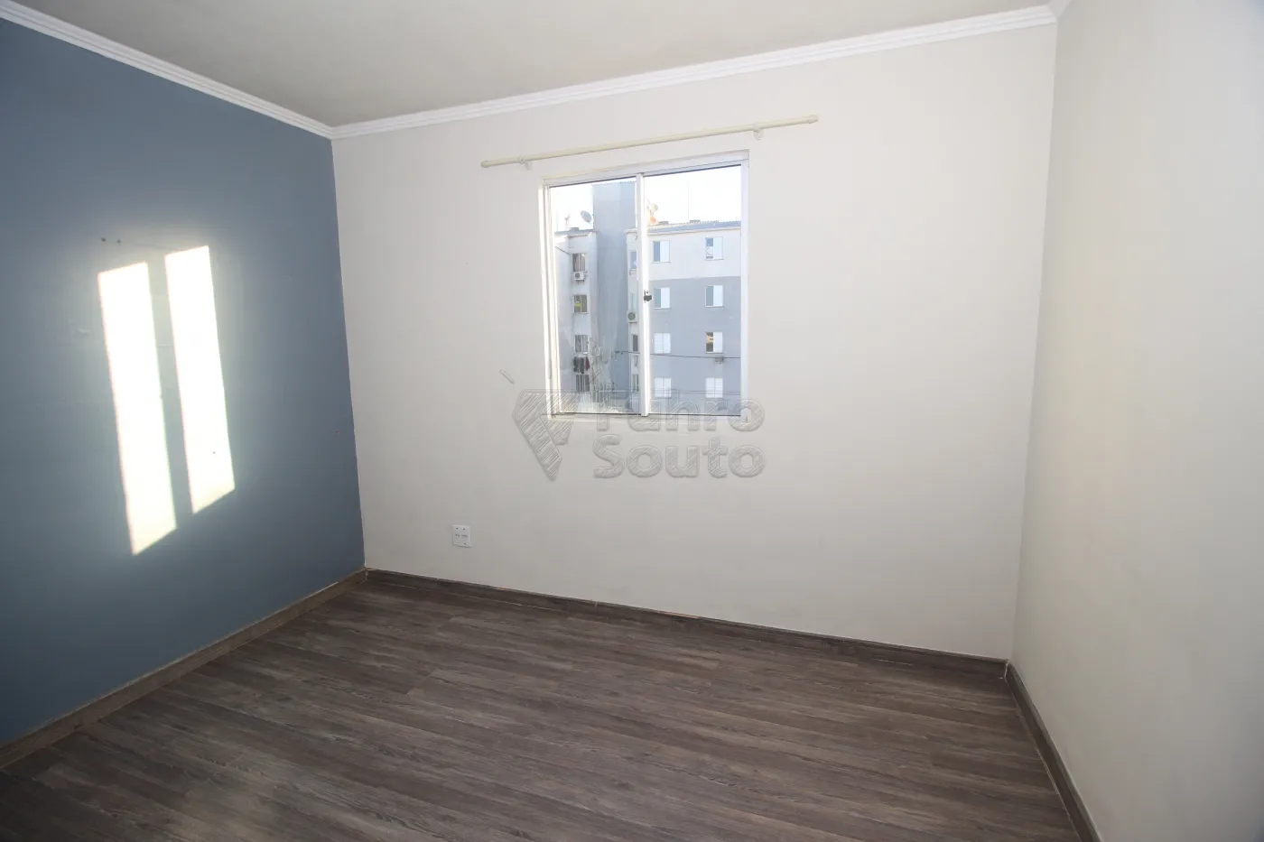 Alugar Apartamento / Padrão em Pelotas R$ 700,00 - Foto 17