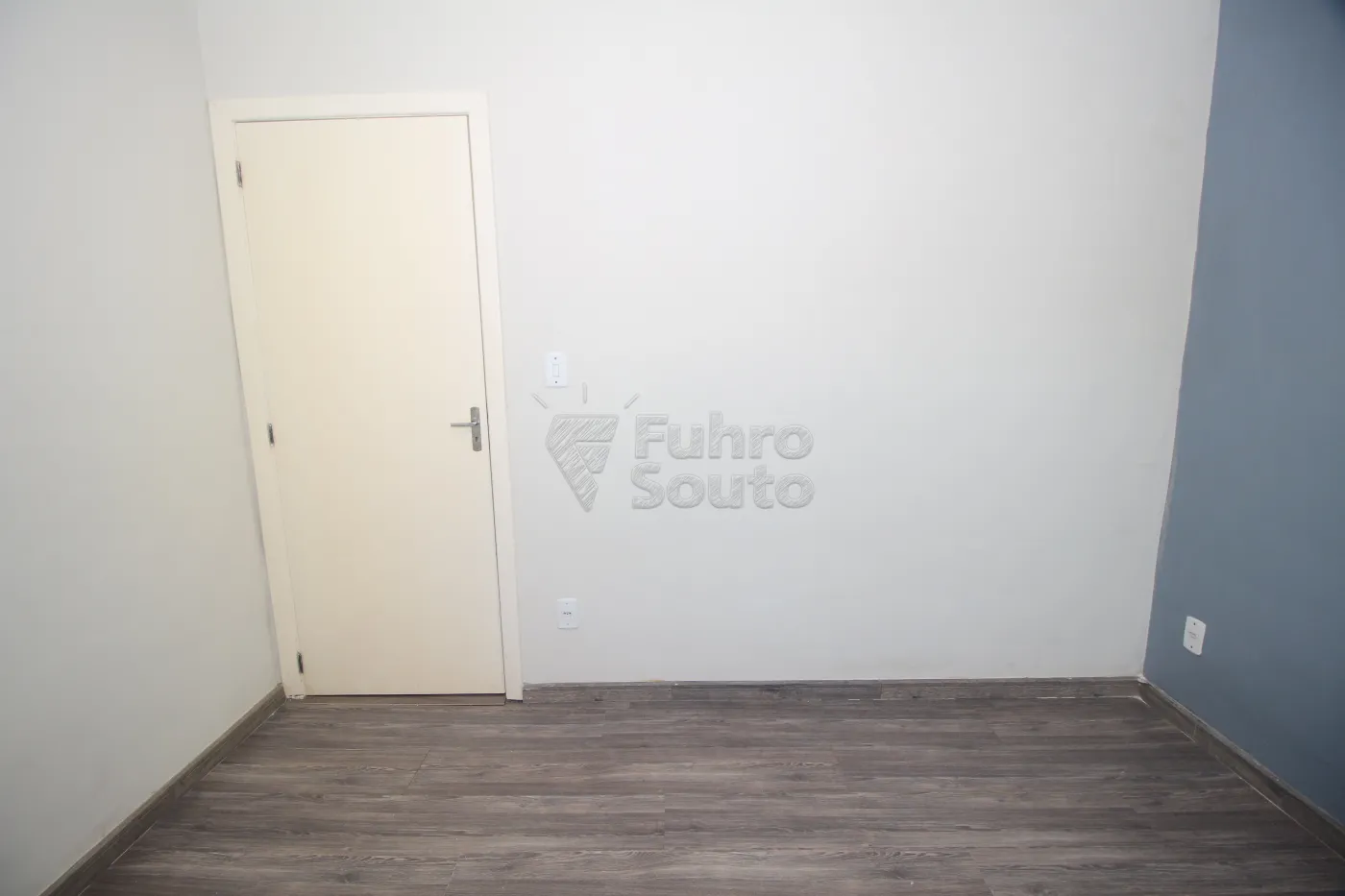 Alugar Apartamento / Padrão em Pelotas R$ 700,00 - Foto 23