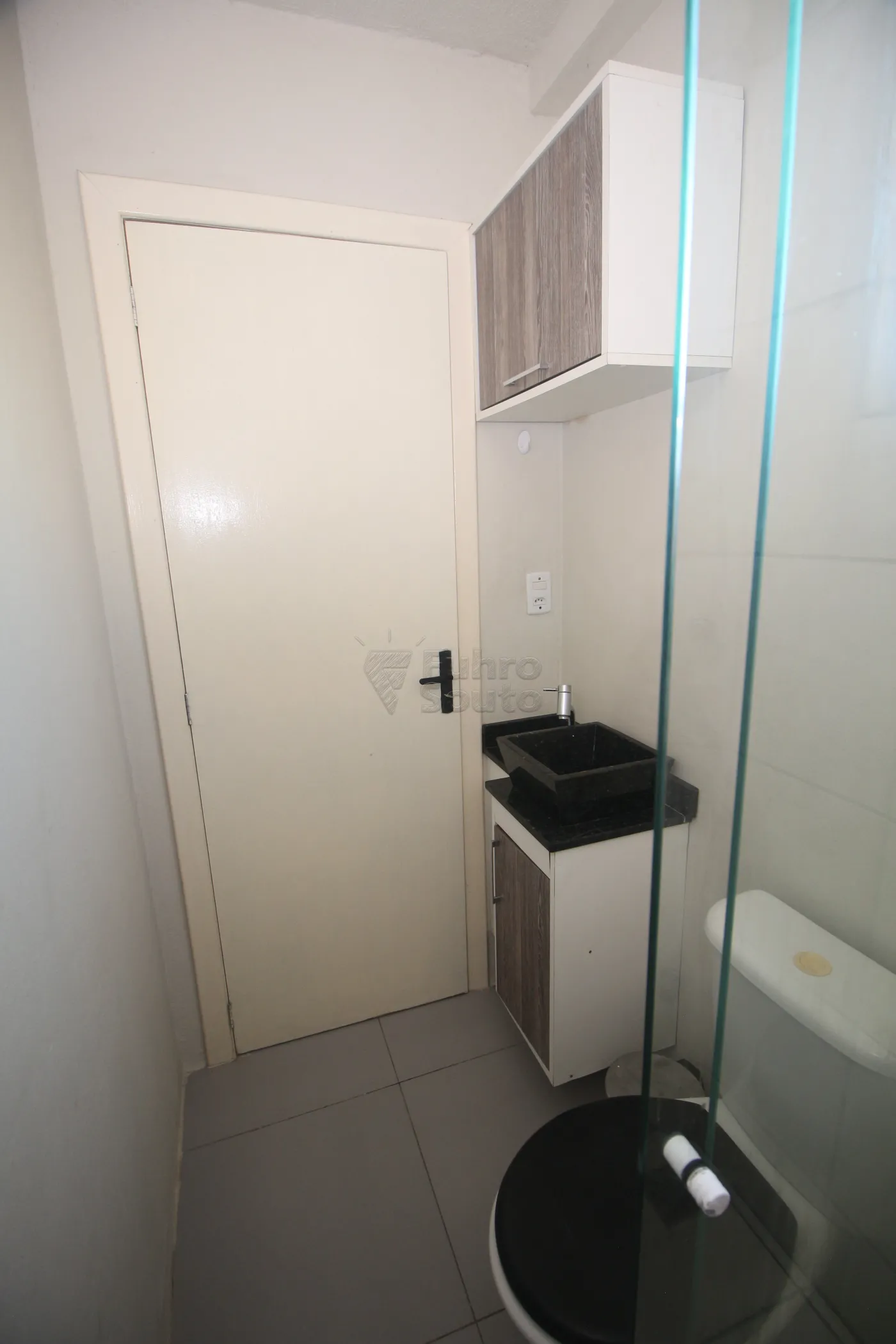 Alugar Apartamento / Padrão em Pelotas R$ 700,00 - Foto 26
