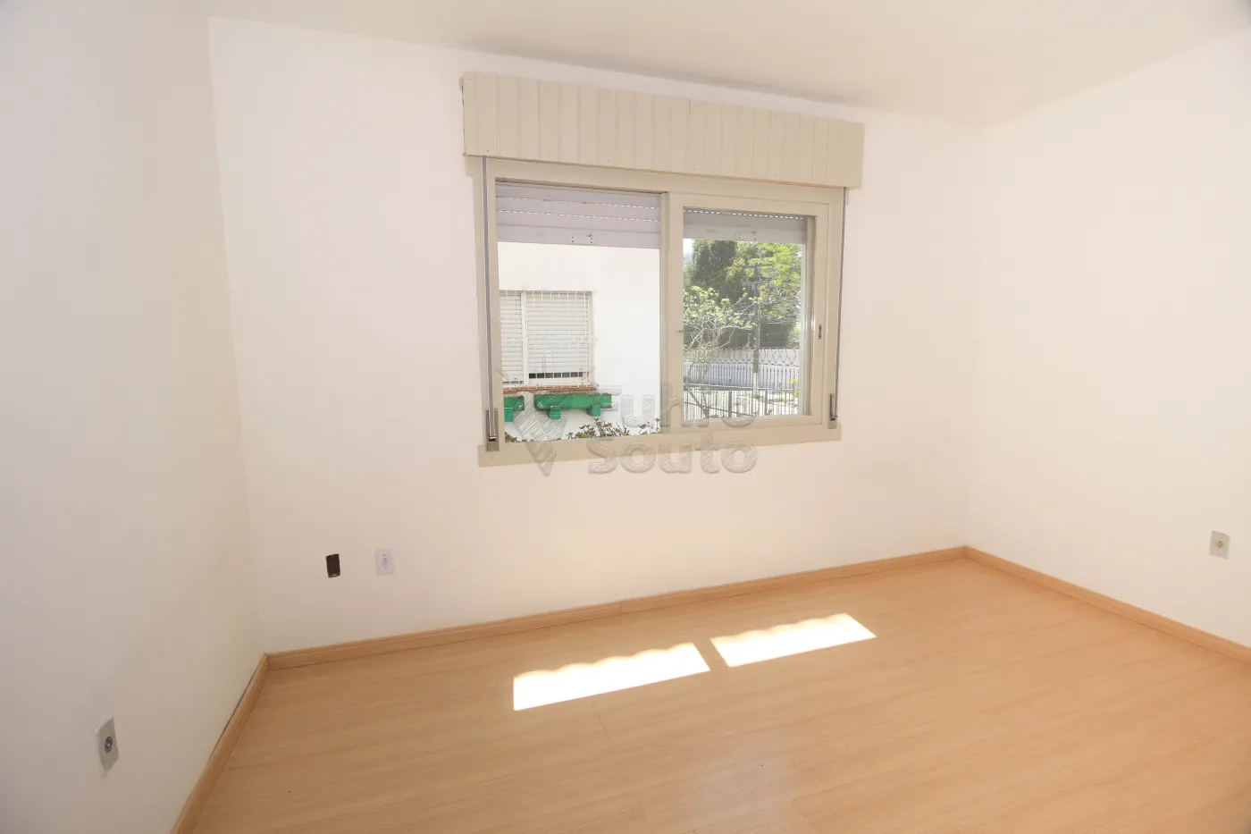 Alugar Apartamento / Padrão em Pelotas R$ 1.100,00 - Foto 6