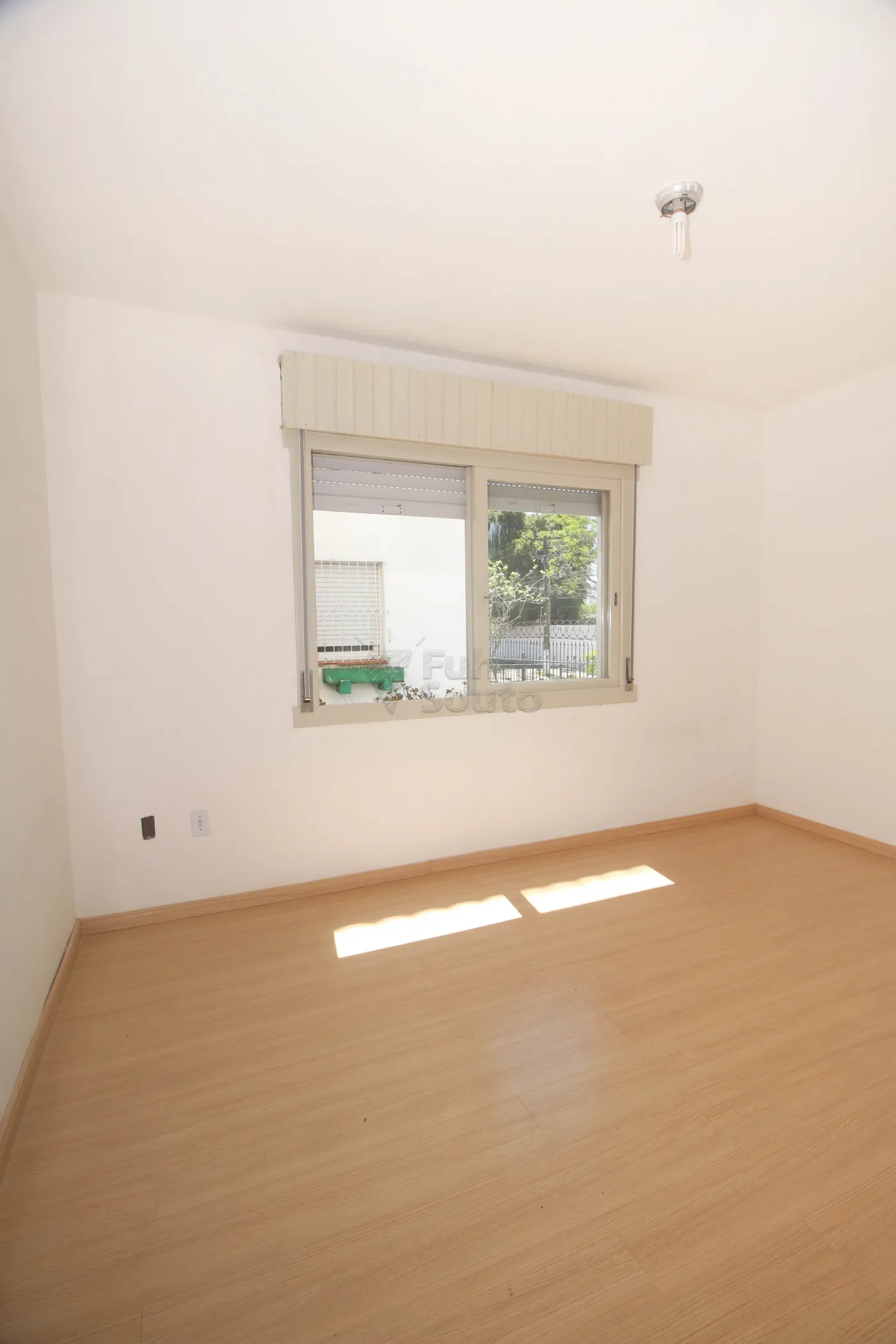 Alugar Apartamento / Padrão em Pelotas R$ 1.100,00 - Foto 7