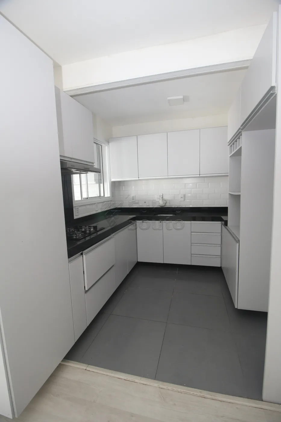 Alugar Casa / Condomínio em Pelotas R$ 1.500,00 - Foto 5