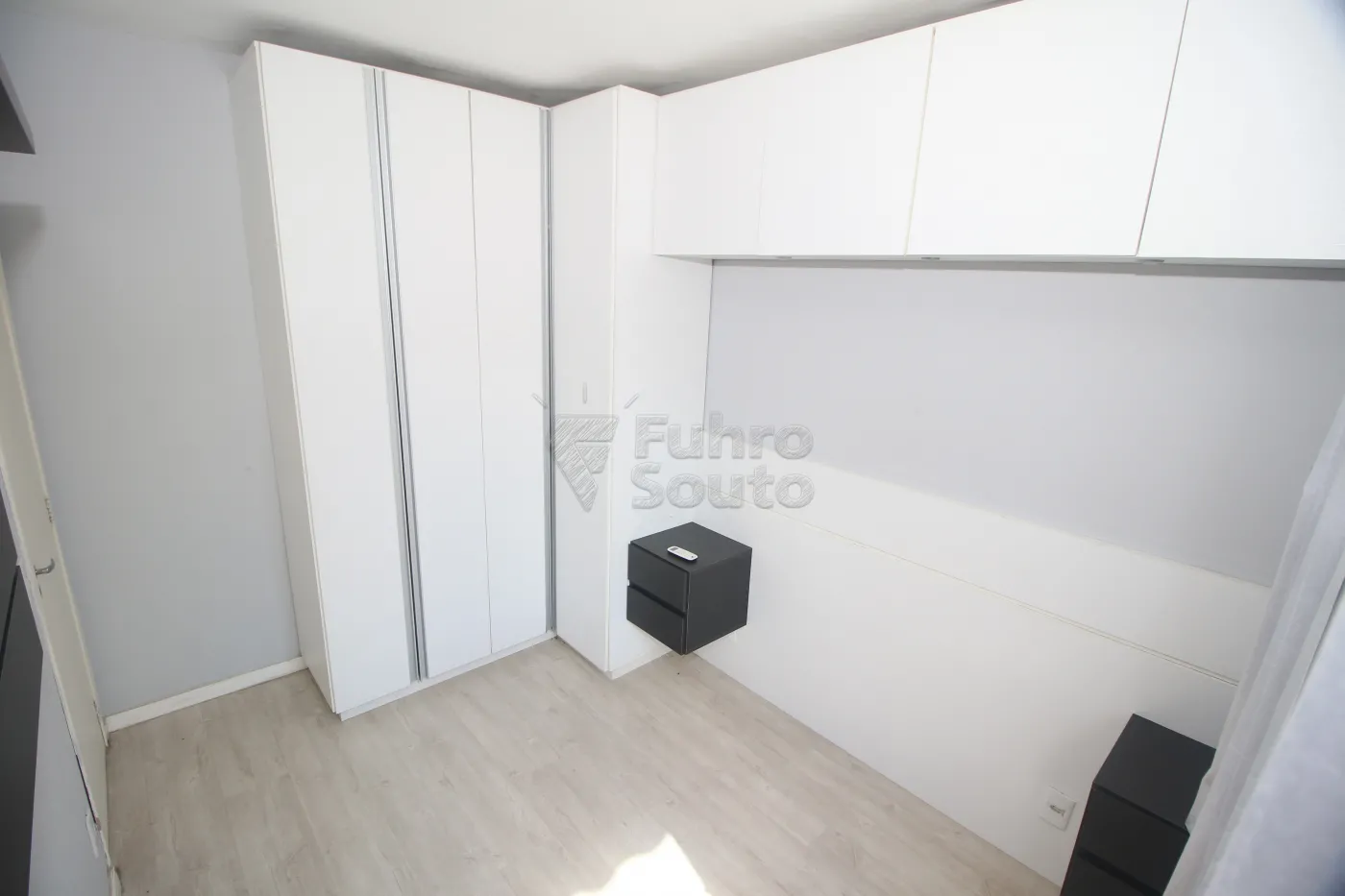 Alugar Casa / Condomínio em Pelotas R$ 1.500,00 - Foto 10
