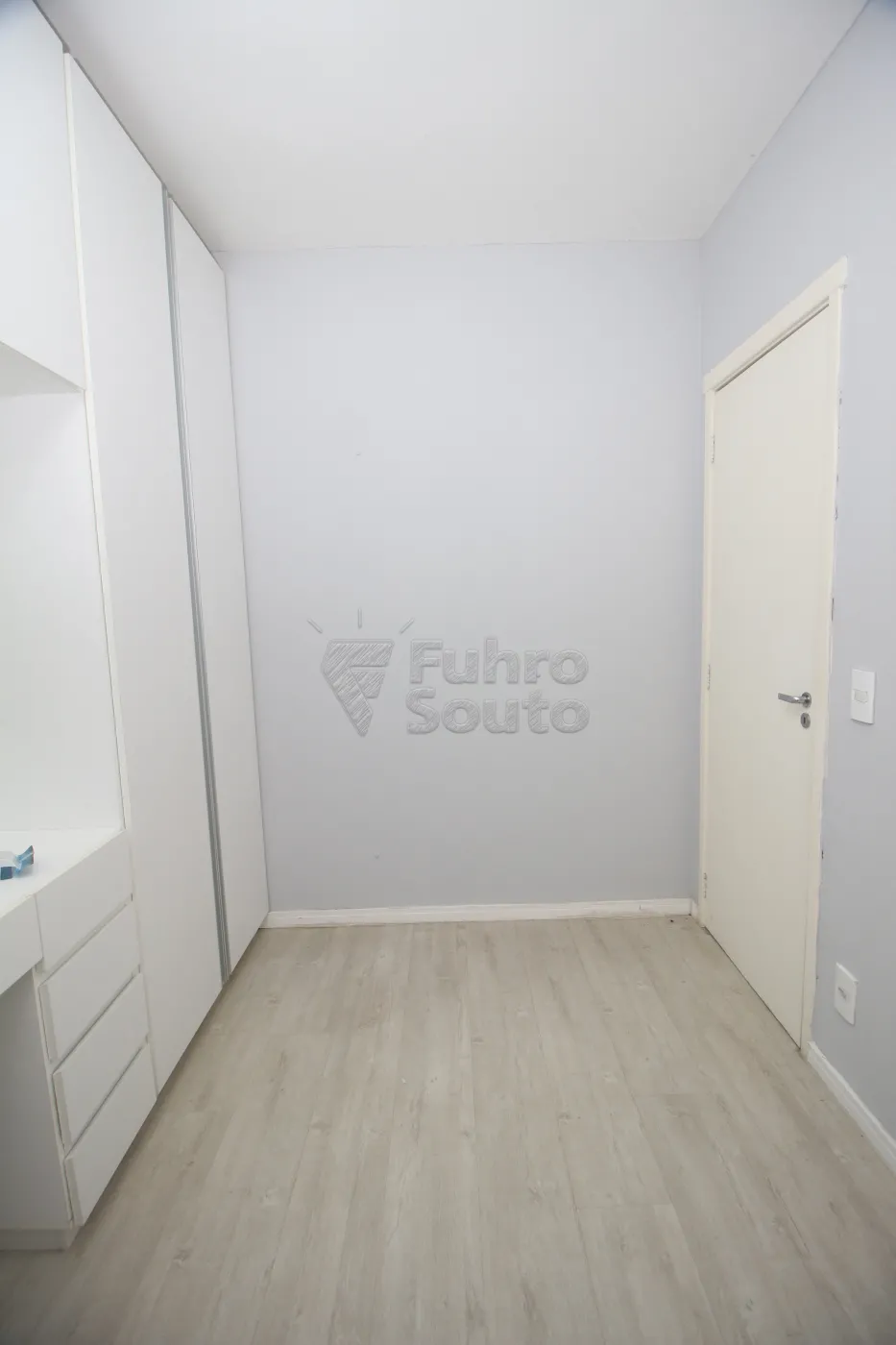 Alugar Casa / Condomínio em Pelotas R$ 1.500,00 - Foto 16