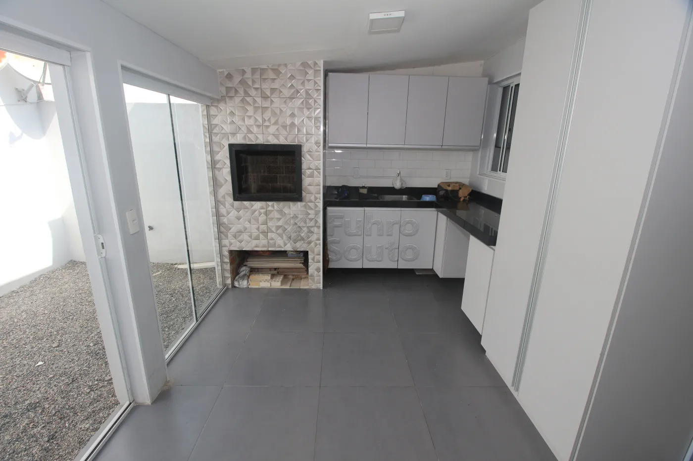 Alugar Casa / Condomínio em Pelotas R$ 1.500,00 - Foto 18