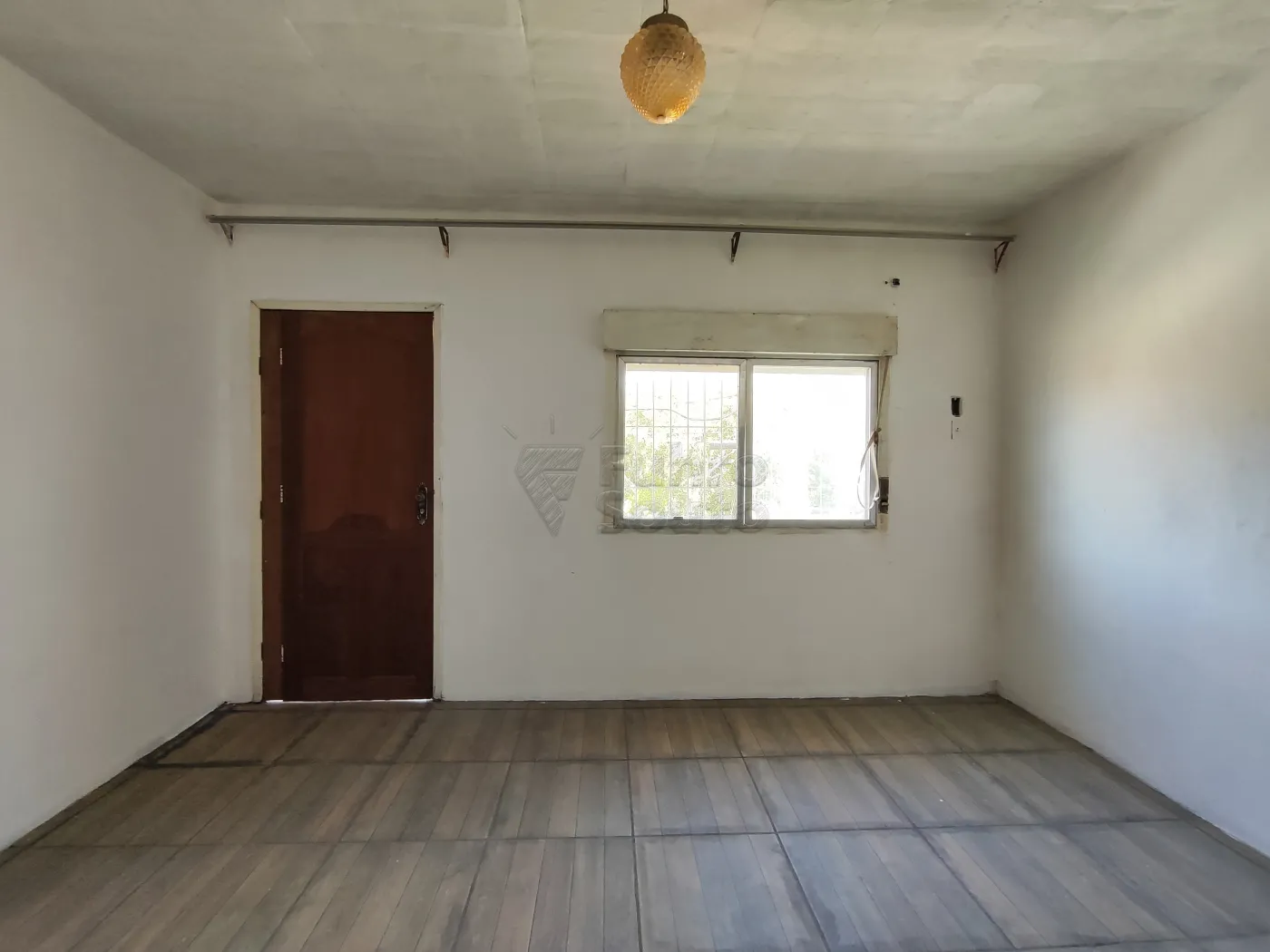 Comprar Casa / Padrão em Pelotas R$ 380.000,00 - Foto 1