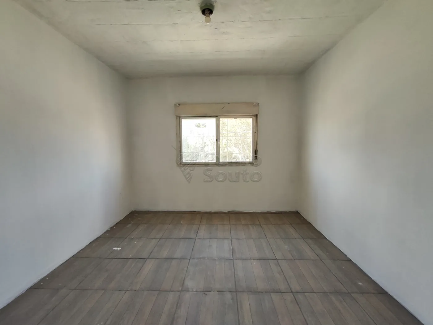 Comprar Casa / Padrão em Pelotas R$ 380.000,00 - Foto 6