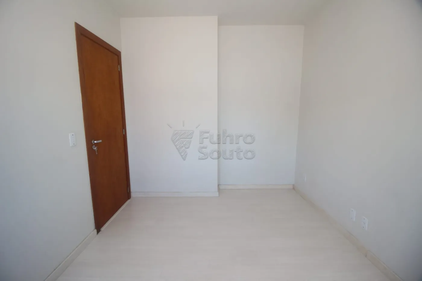 Alugar Apartamento / Padrão em Pelotas R$ 1.200,00 - Foto 17