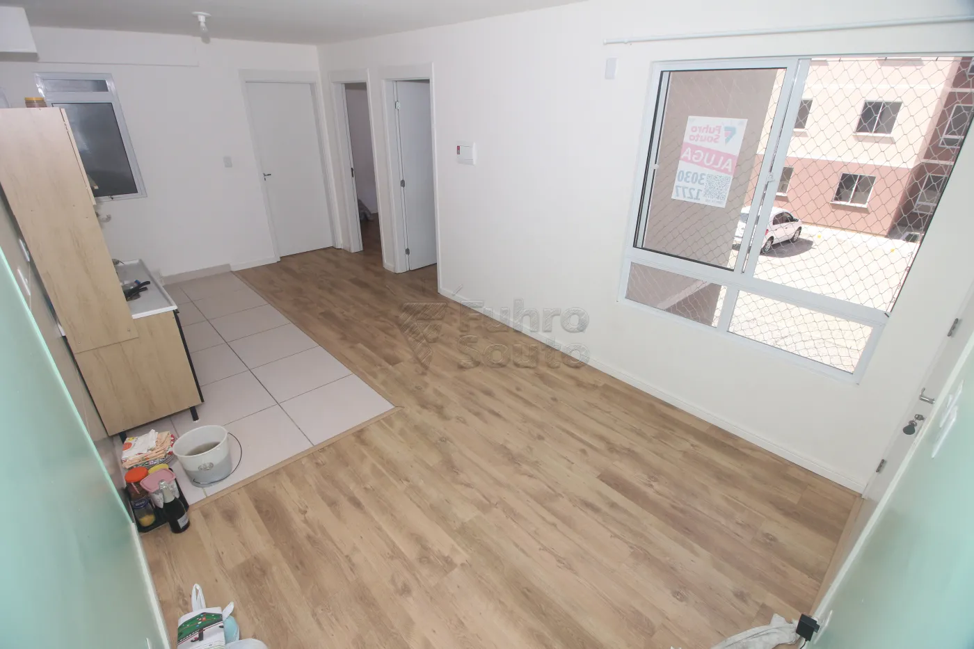 Alugar Apartamento / Padrão em Pelotas R$ 850,00 - Foto 1