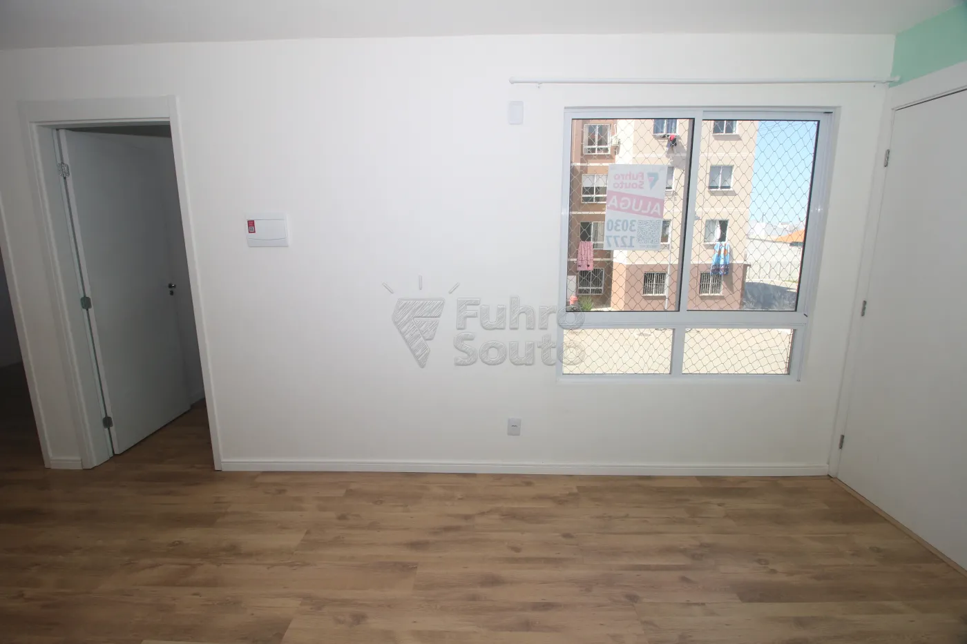 Alugar Apartamento / Padrão em Pelotas R$ 850,00 - Foto 2