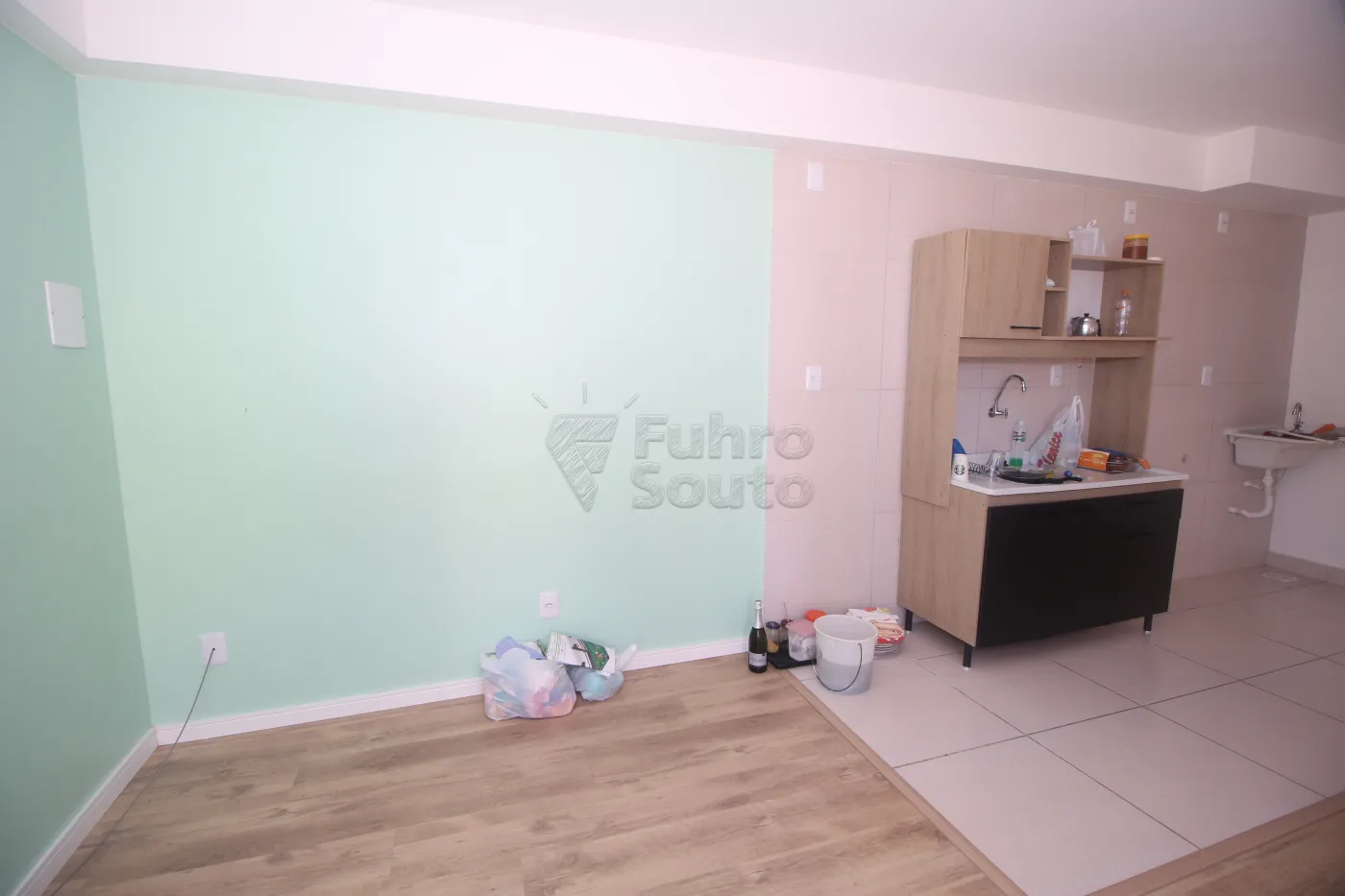 Alugar Apartamento / Padrão em Pelotas R$ 850,00 - Foto 3