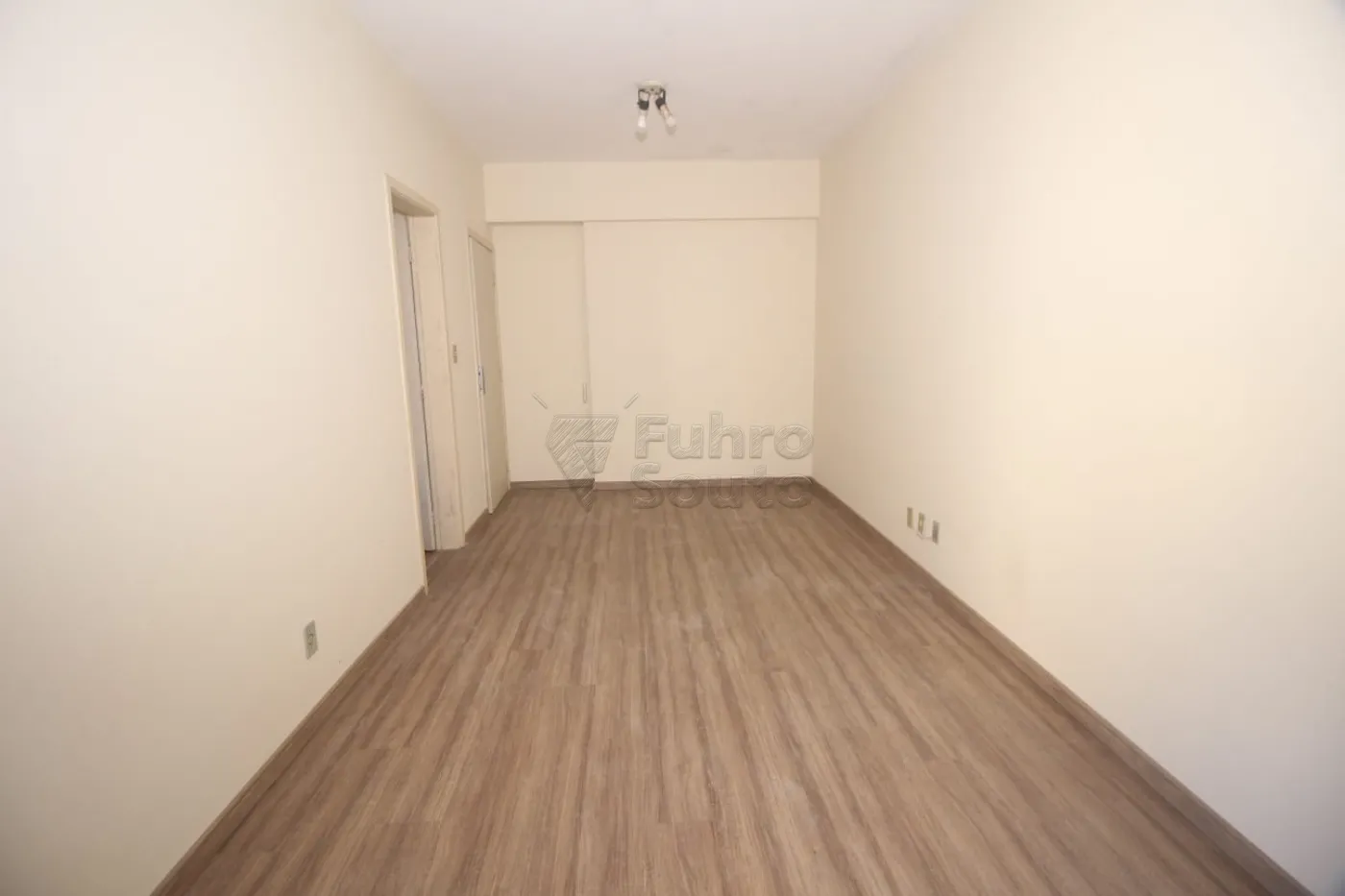 Alugar Apartamento / Padrão em Pelotas R$ 1.600,00 - Foto 4