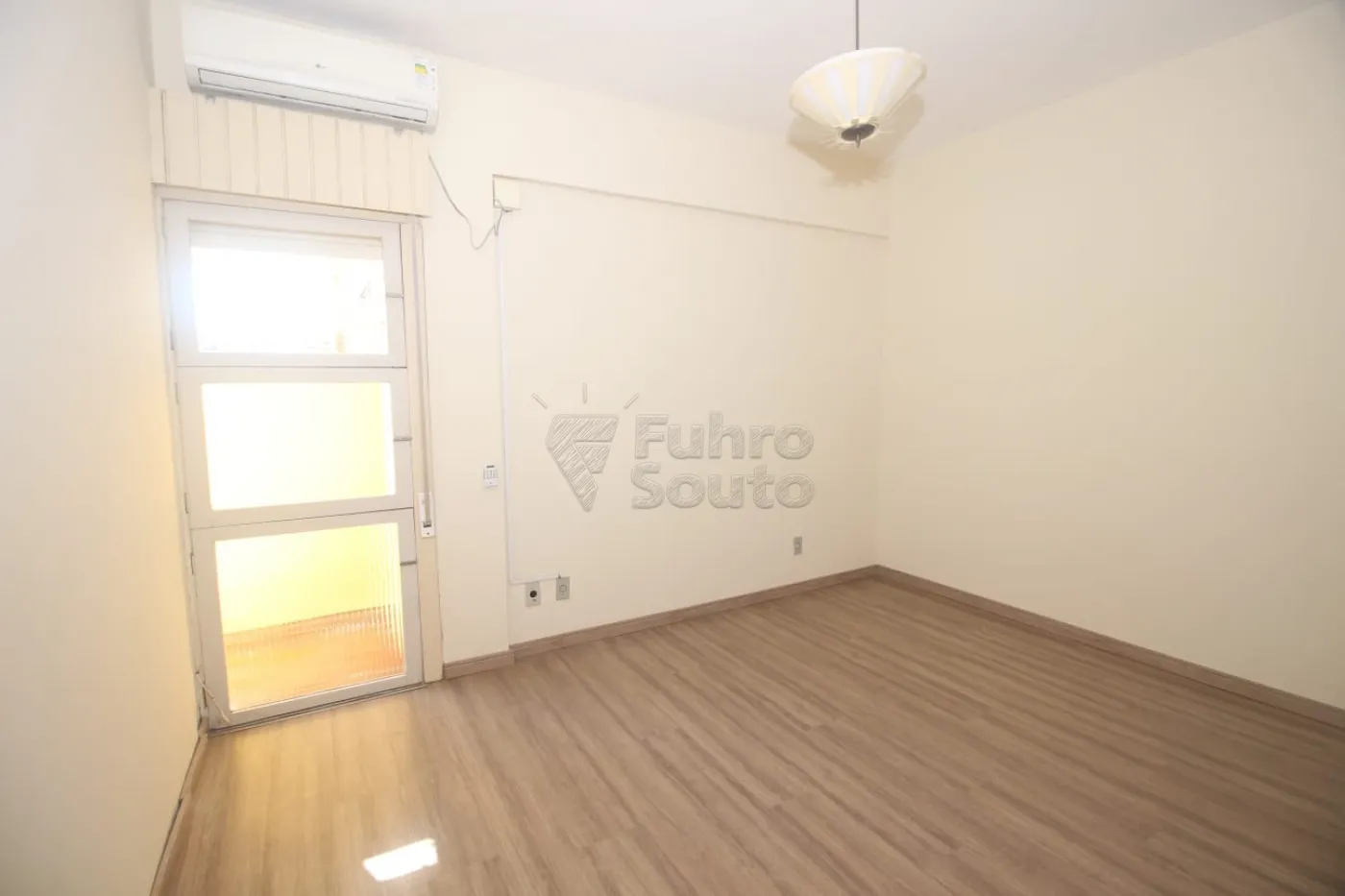 Alugar Apartamento / Padrão em Pelotas R$ 1.600,00 - Foto 12