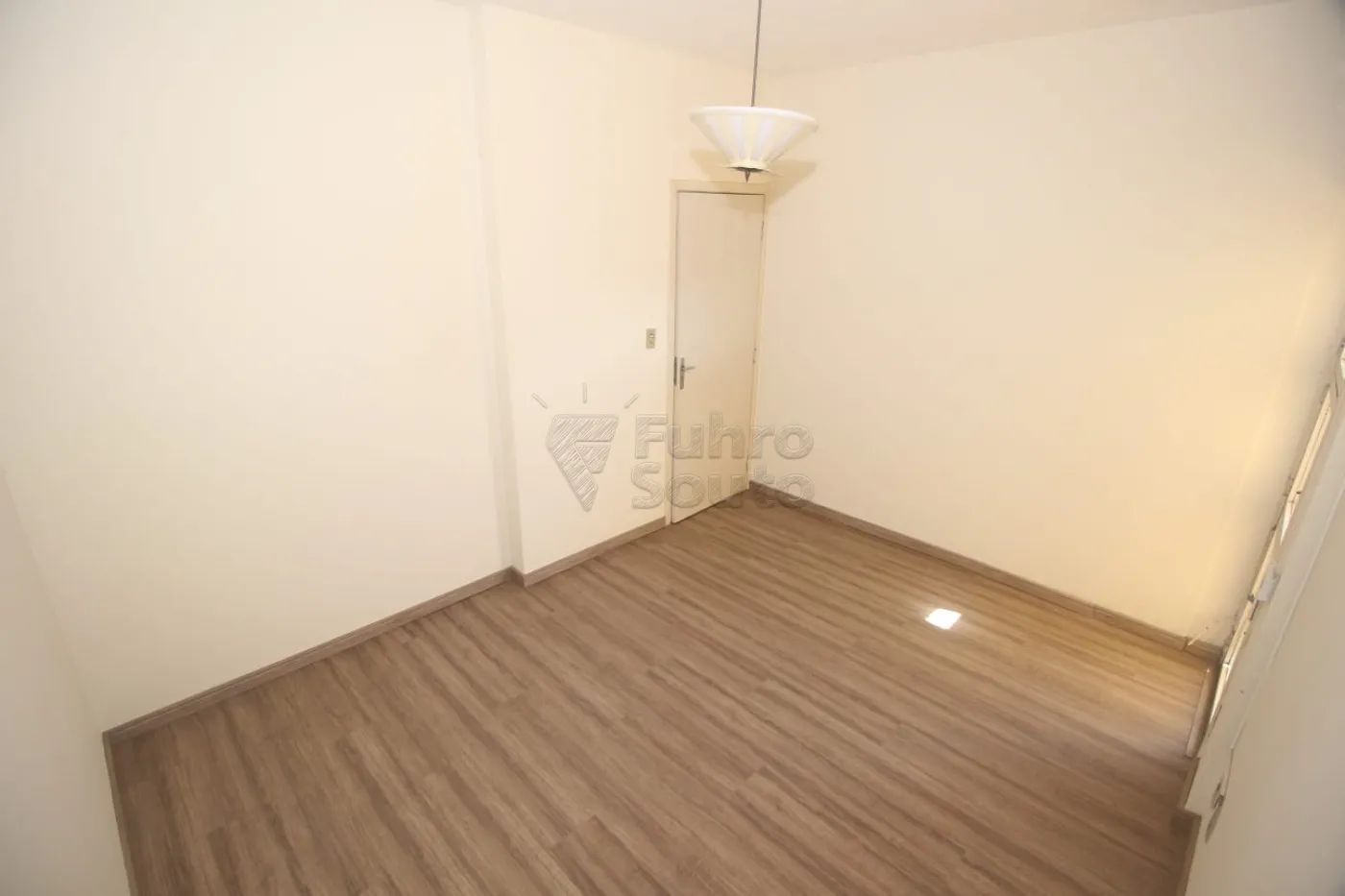 Alugar Apartamento / Padrão em Pelotas R$ 1.600,00 - Foto 14