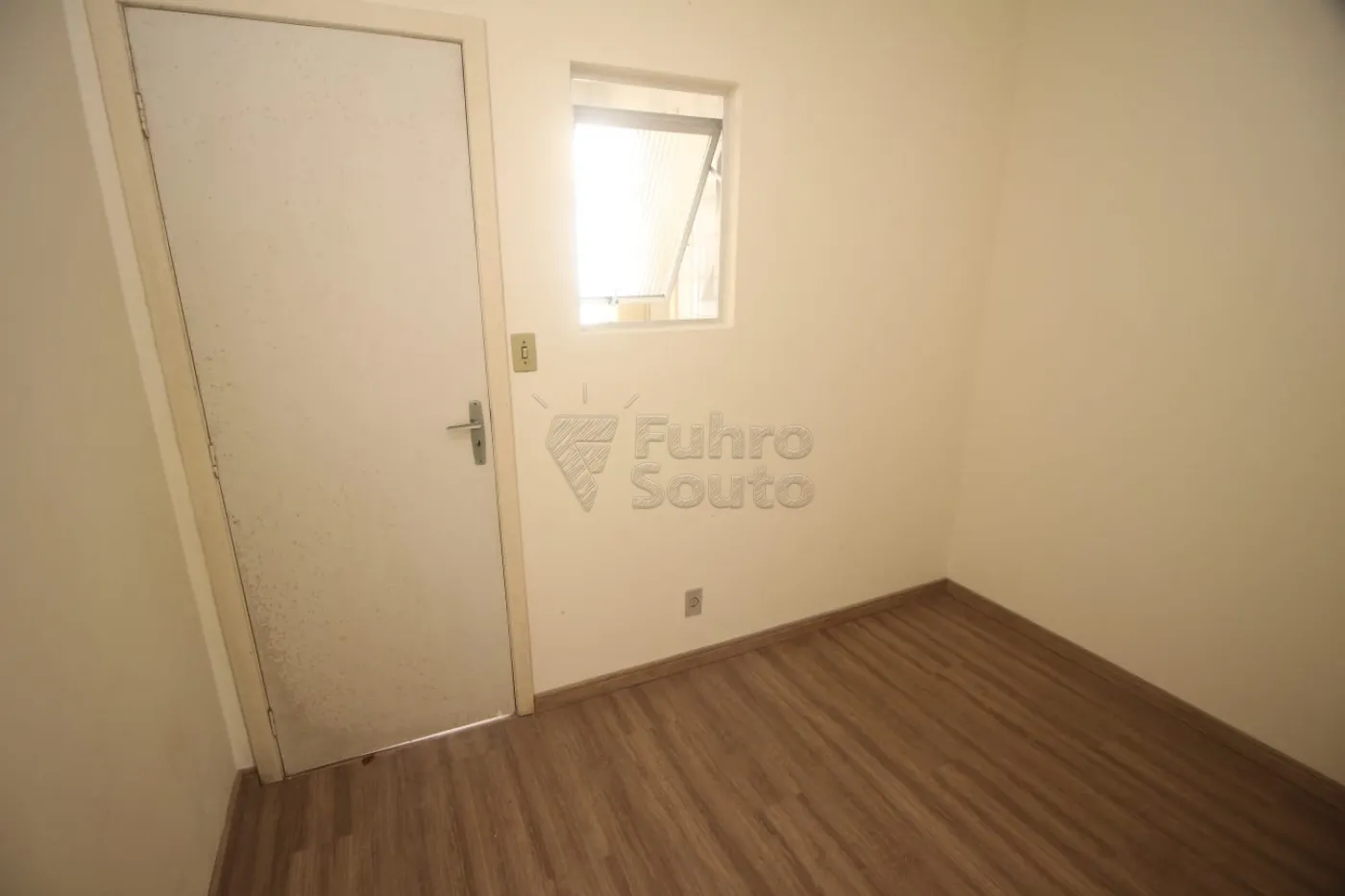 Alugar Apartamento / Padrão em Pelotas R$ 1.600,00 - Foto 31