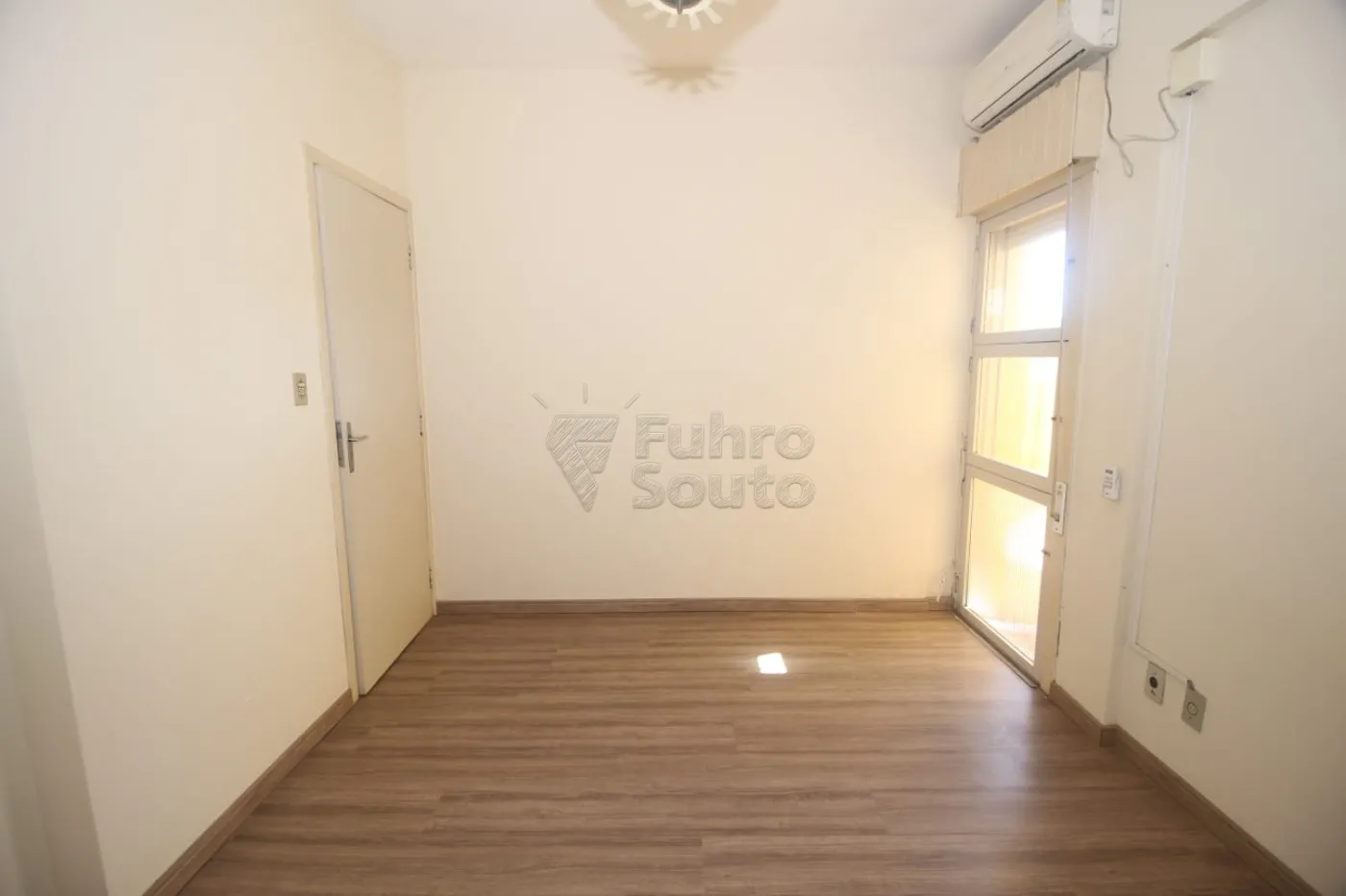 Alugar Apartamento / Padrão em Pelotas R$ 1.600,00 - Foto 13