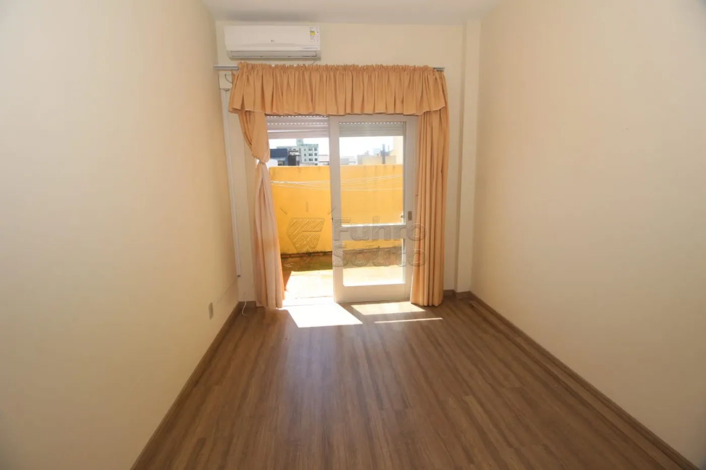 Alugar Apartamento / Padrão em Pelotas R$ 1.600,00 - Foto 17
