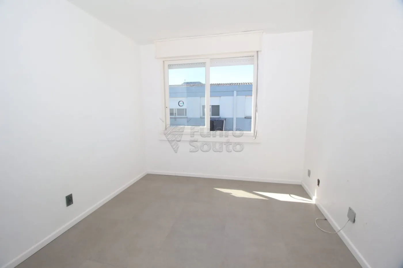 Alugar Apartamento / Padrão em Pelotas R$ 800,00 - Foto 4