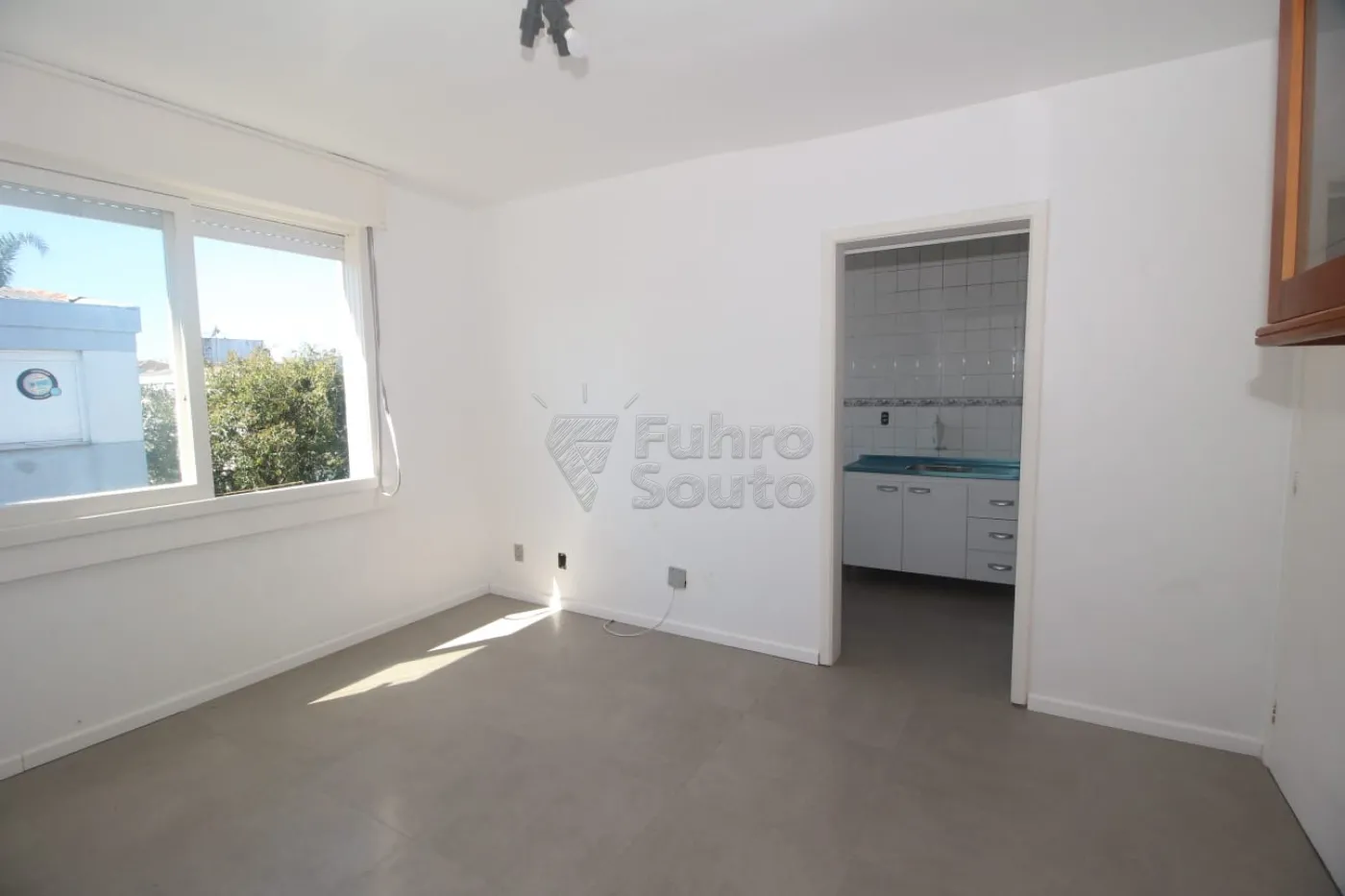 Alugar Apartamento / Padrão em Pelotas R$ 800,00 - Foto 3