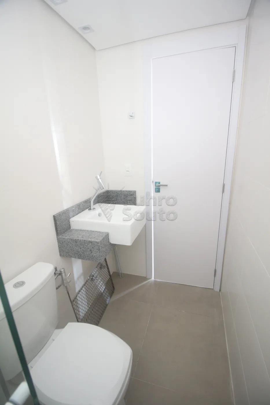 Alugar Apartamento / Padrão em Pelotas R$ 2.600,00 - Foto 30