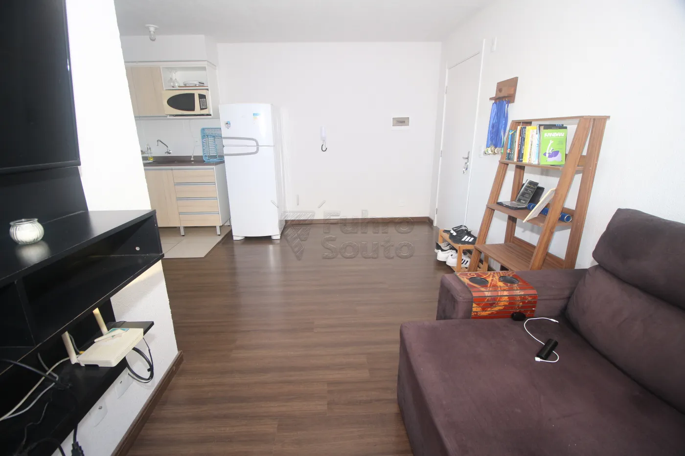 Alugar Apartamento / Padrão em Pelotas R$ 1.000,00 - Foto 3