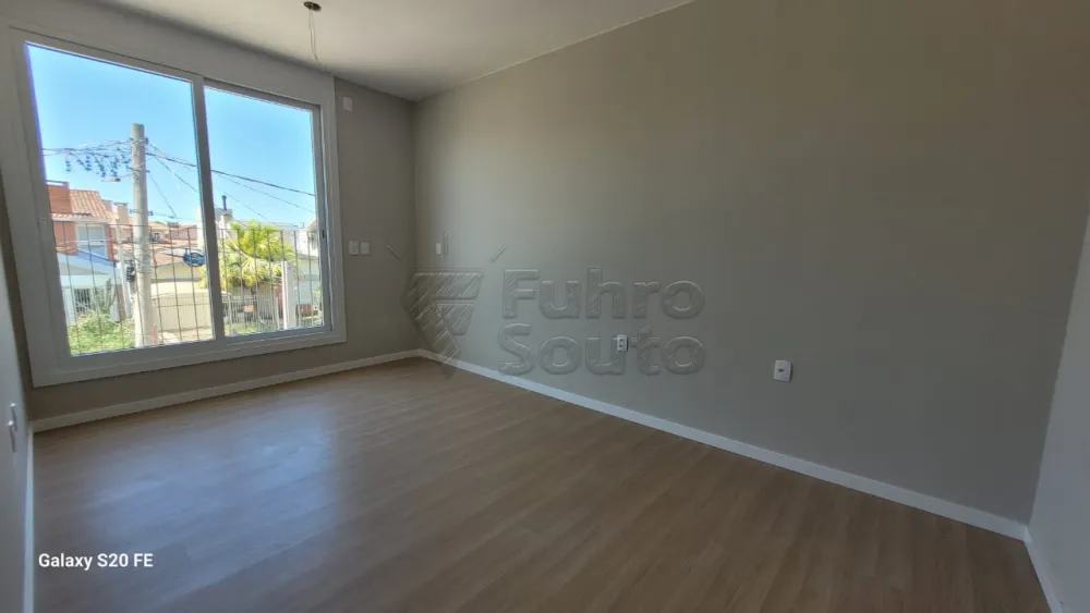 Dormitório Comprar Casa / Padrão em Pelotas R$ 1.180.000,00 - Foto 4