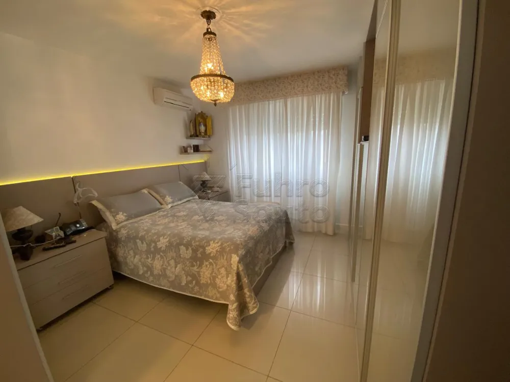 Comprar Casa / Padrão em Pelotas R$ 800.000,00 - Foto 8