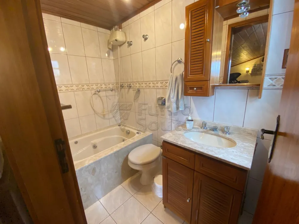 Comprar Casa / Padrão em Pelotas R$ 800.000,00 - Foto 12
