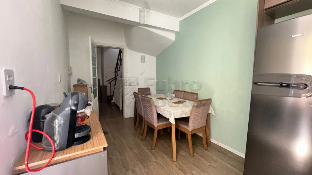 Comprar Casa / Padrão em Pelotas R$ 446.000,00 - Foto 3