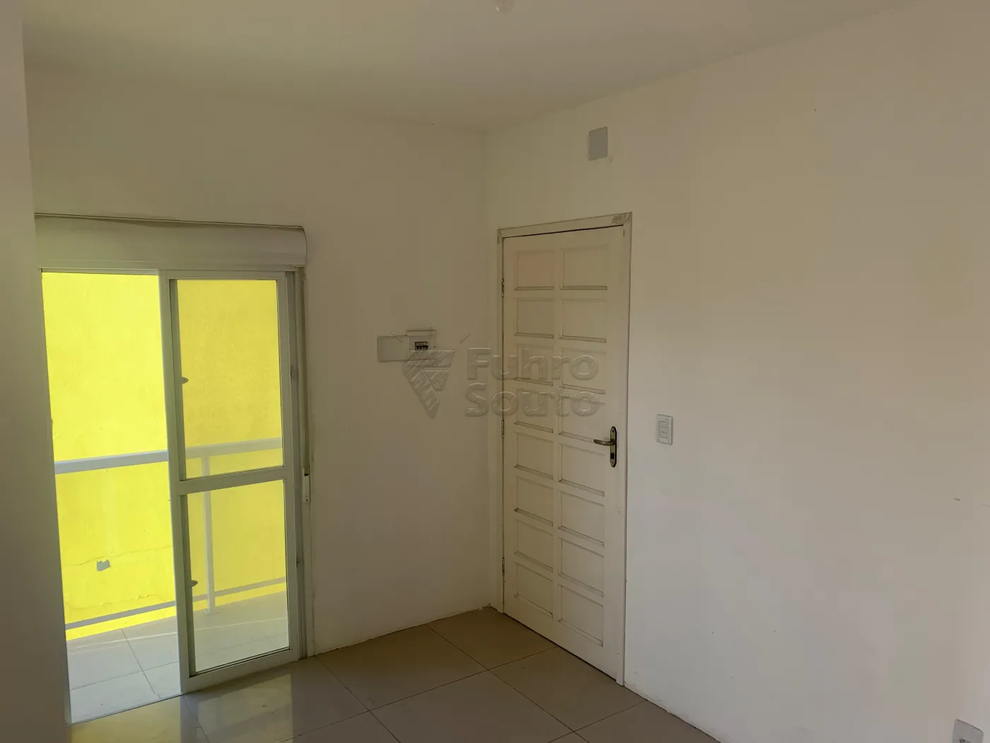 Comprar Apartamento / Fora de Condomínio em Pelotas R$ 180.000,00 - Foto 1