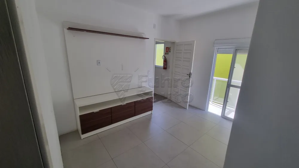 Sala Mobiliada com Sacada Comprar Apartamento / Fora de Condomínio em Pelotas R$ 290.000,00 - Foto 1