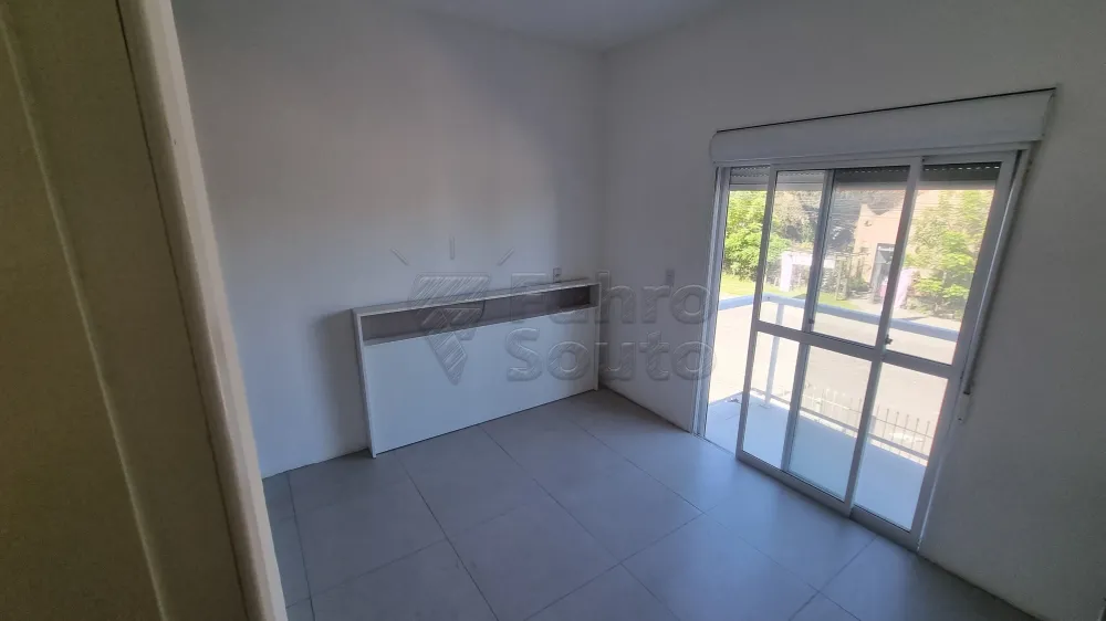 Quarto Mobiliado Comprar Apartamento / Fora de Condomínio em Pelotas R$ 290.000,00 - Foto 4