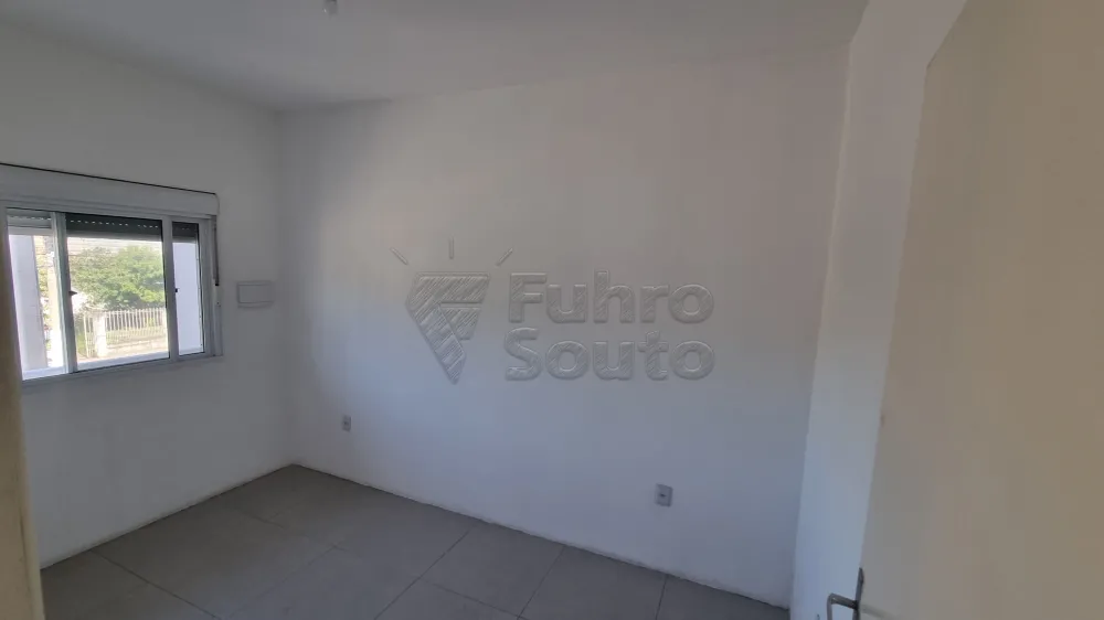 Quarto 2 Comprar Apartamento / Fora de Condomínio em Pelotas R$ 290.000,00 - Foto 5