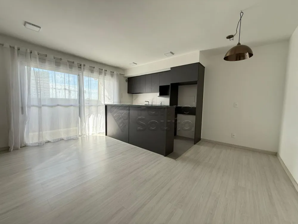 Comprar Apartamento / Padrão em Pelotas R$ 425.000,00 - Foto 1