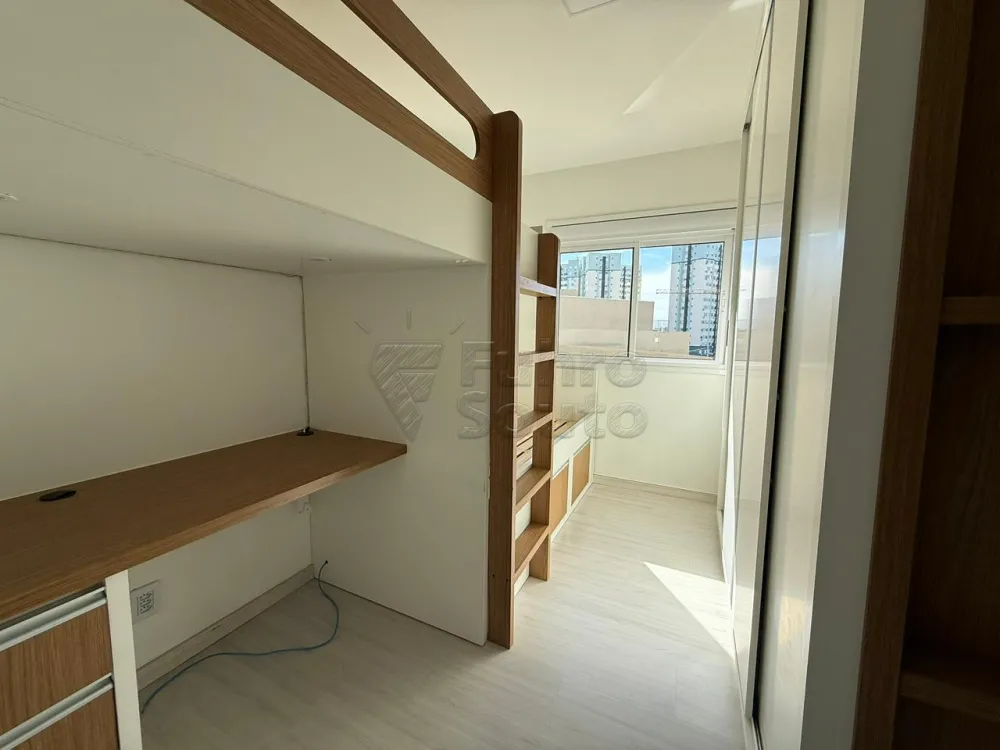 Comprar Apartamento / Padrão em Pelotas R$ 425.000,00 - Foto 4