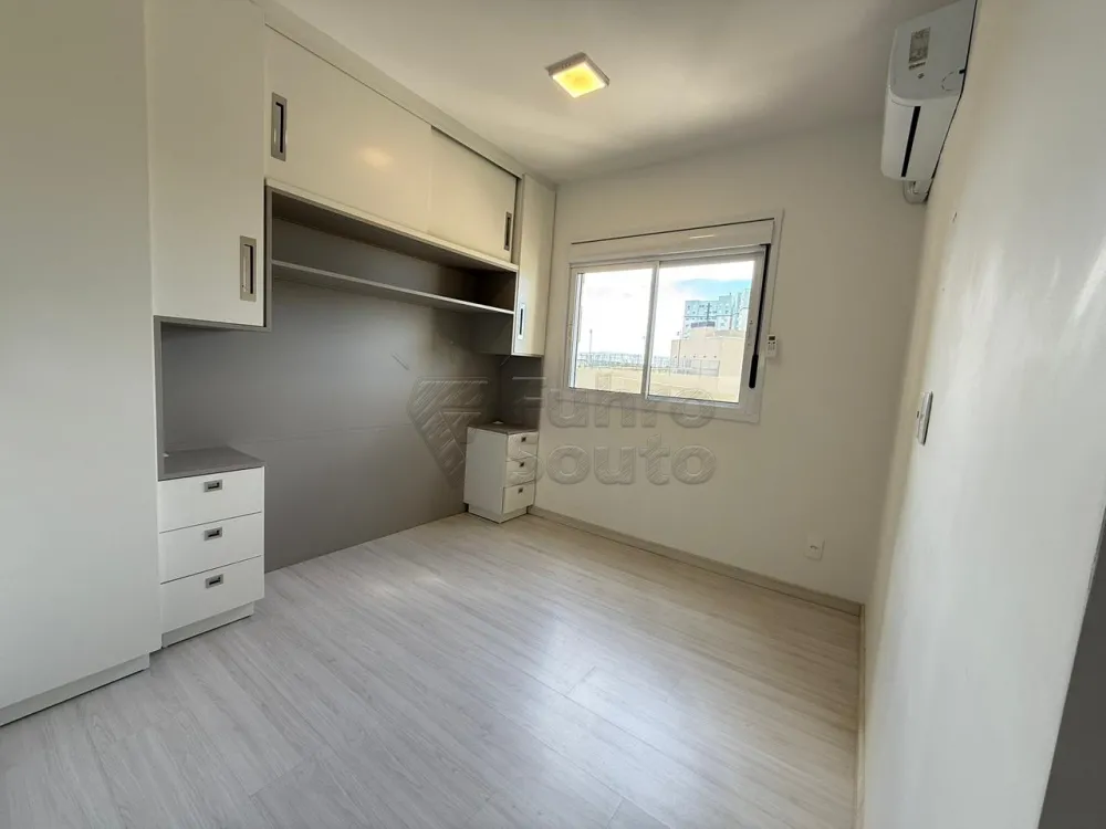 Comprar Apartamento / Padrão em Pelotas R$ 425.000,00 - Foto 5