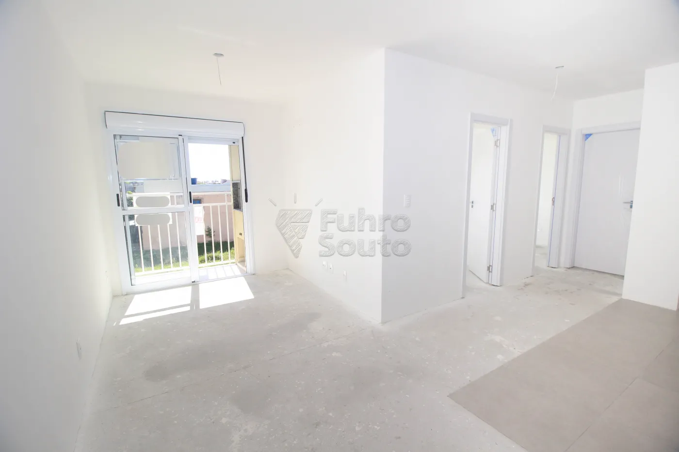 Alugar Apartamento / Padrão em Pelotas R$ 1.250,00 - Foto 1