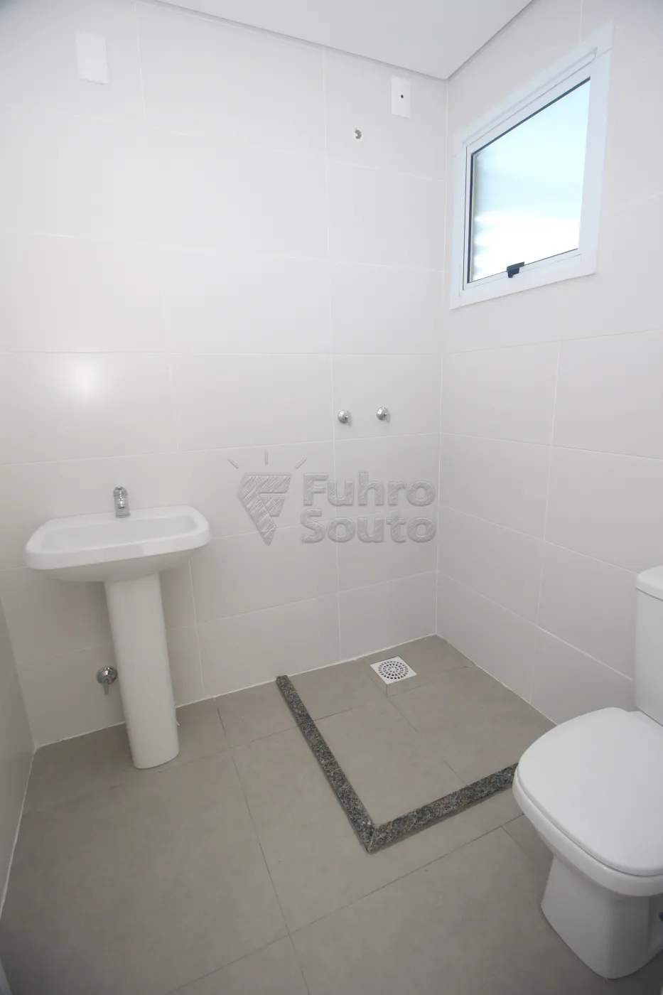 Alugar Apartamento / Padrão em Pelotas R$ 1.250,00 - Foto 23