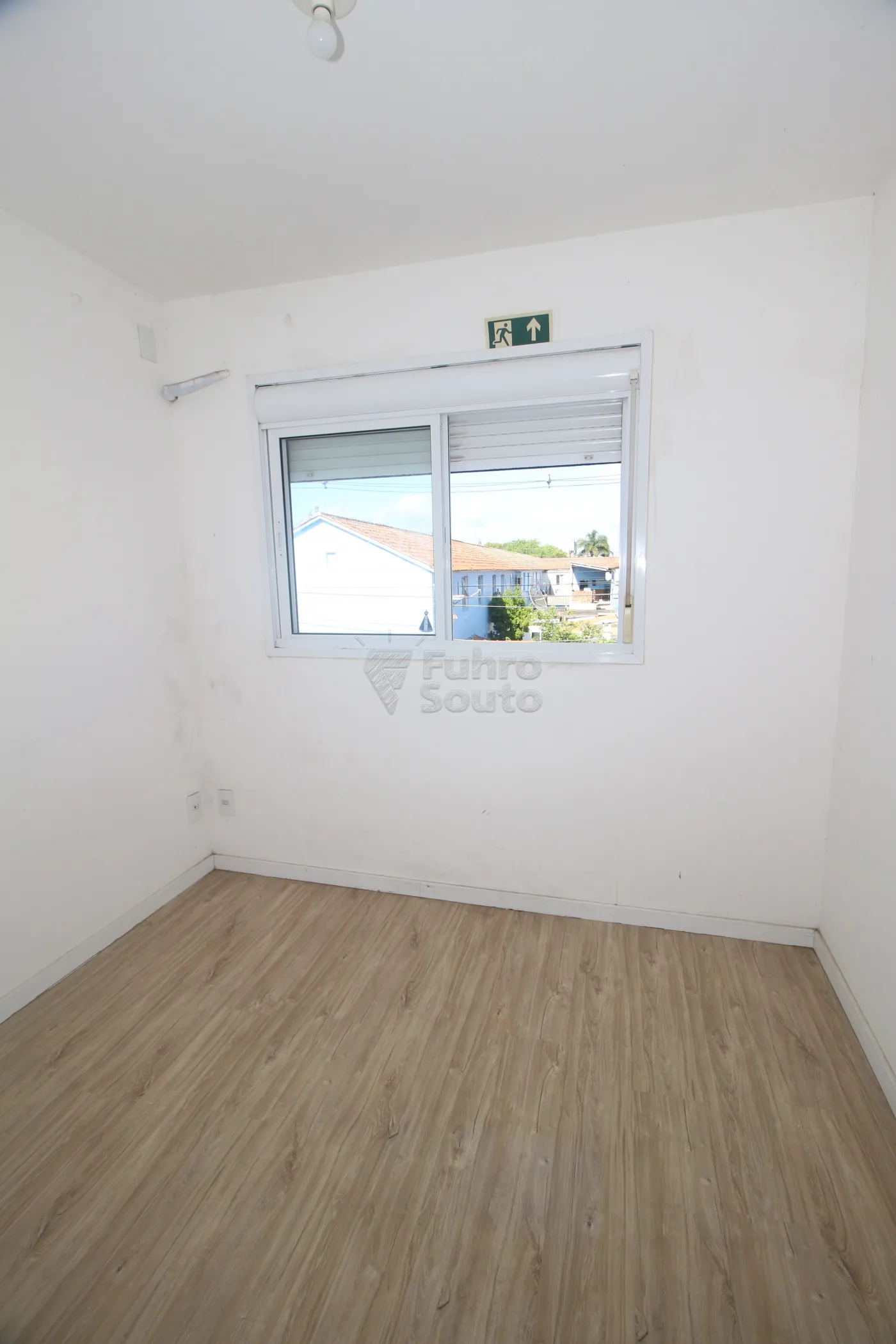 Alugar Casa / Condomínio em Pelotas R$ 1.500,00 - Foto 10