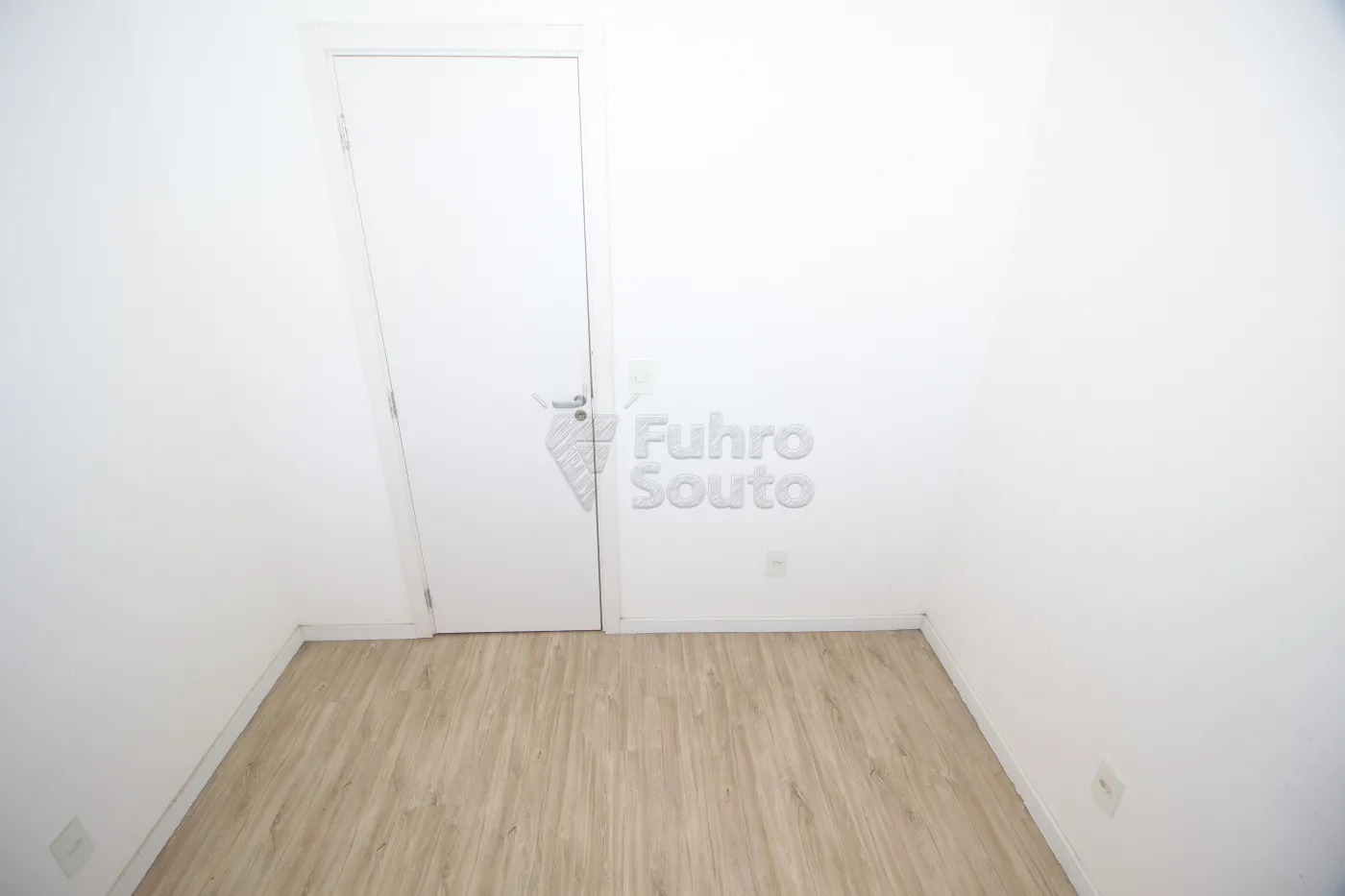 Alugar Casa / Condomínio em Pelotas R$ 1.500,00 - Foto 13