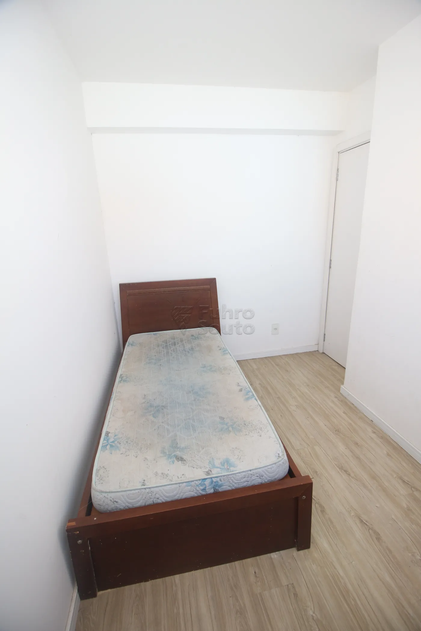 Alugar Casa / Condomínio em Pelotas R$ 1.500,00 - Foto 18