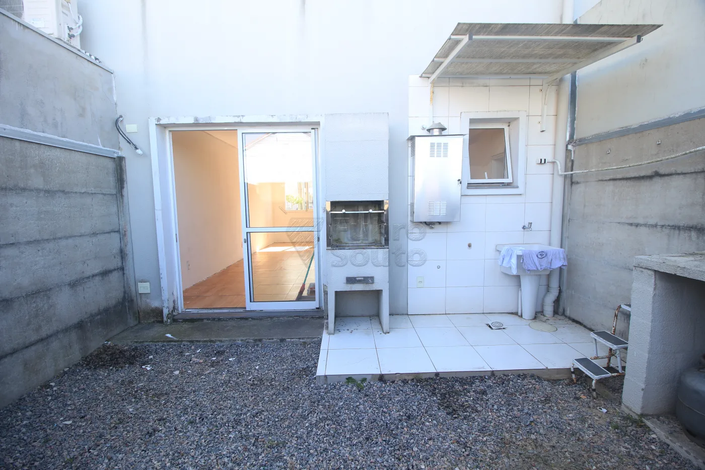 Alugar Casa / Condomínio em Pelotas R$ 1.500,00 - Foto 28