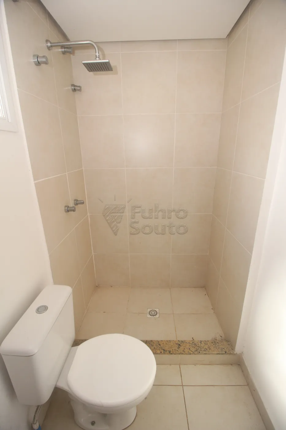 Alugar Casa / Condomínio em Pelotas R$ 1.500,00 - Foto 30