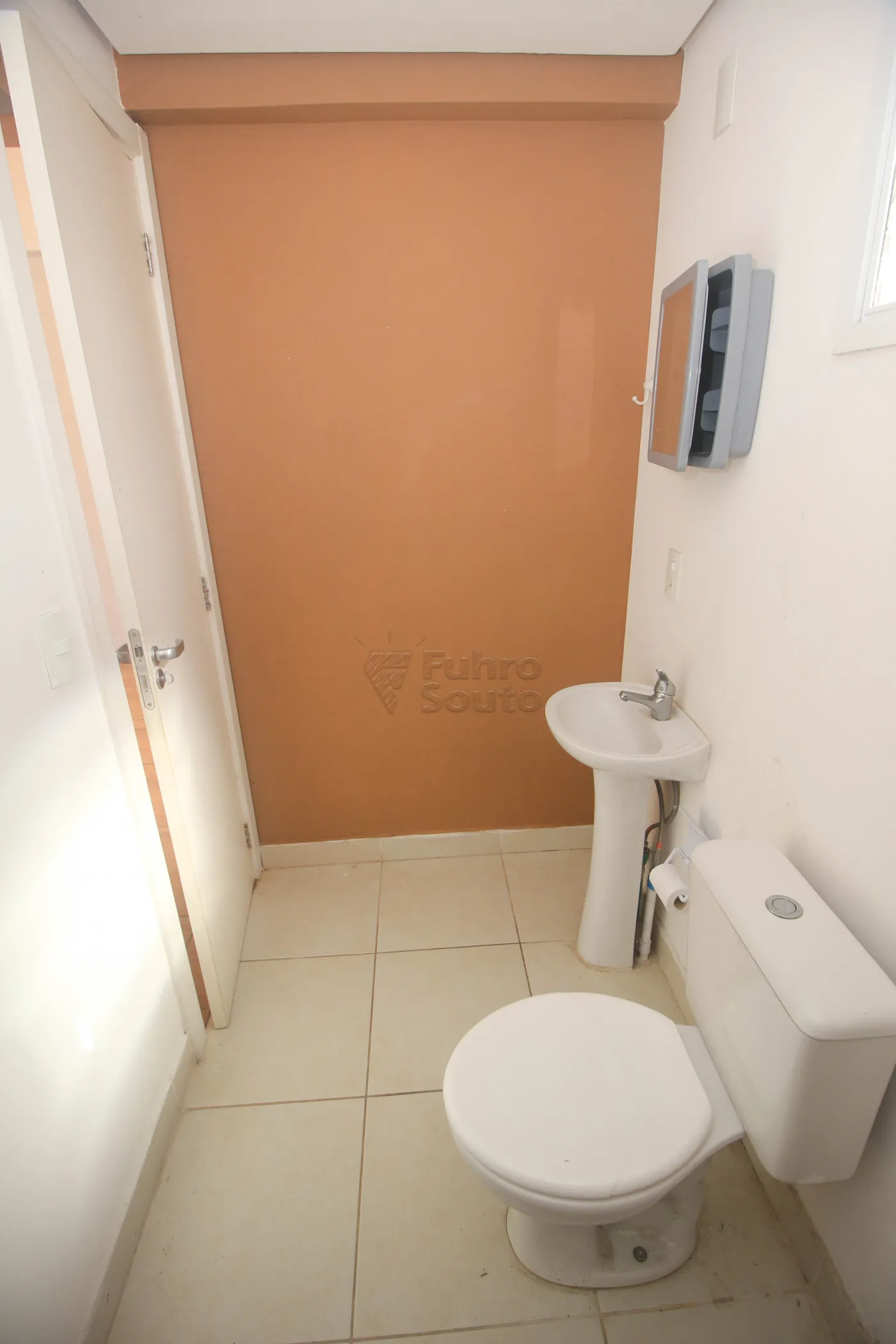 Alugar Casa / Condomínio em Pelotas R$ 1.500,00 - Foto 31