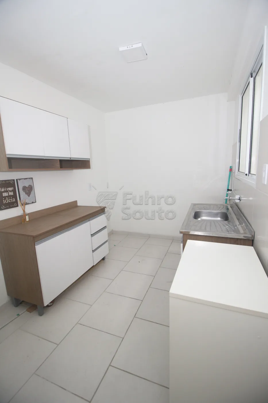 Alugar Apartamento / Padrão em Pelotas R$ 850,00 - Foto 6