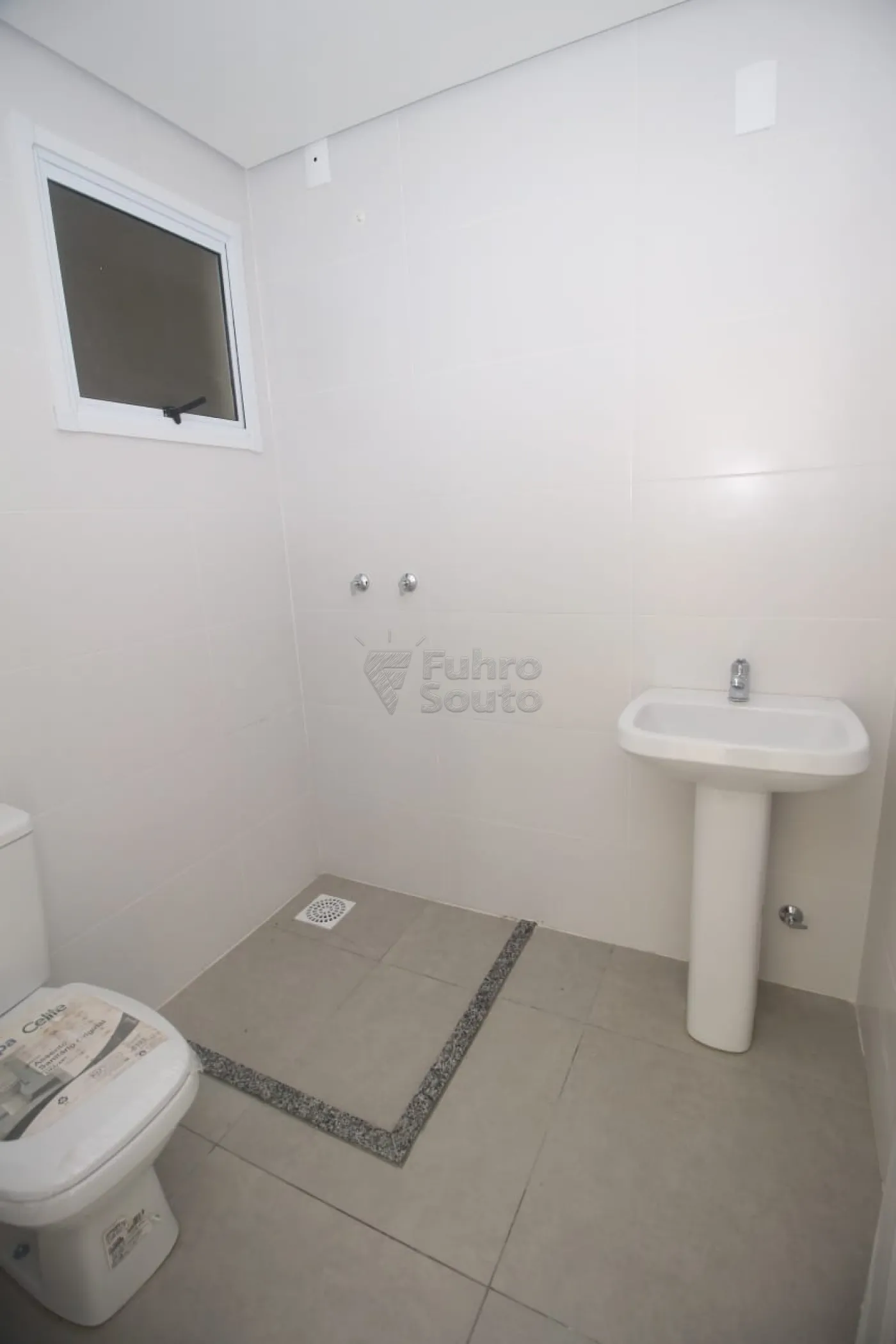 Alugar Apartamento / Padrão em Pelotas R$ 1.250,00 - Foto 19