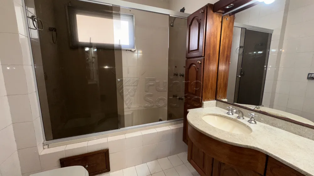 Comprar Apartamento / Padrão em Pelotas R$ 650.000,00 - Foto 12
