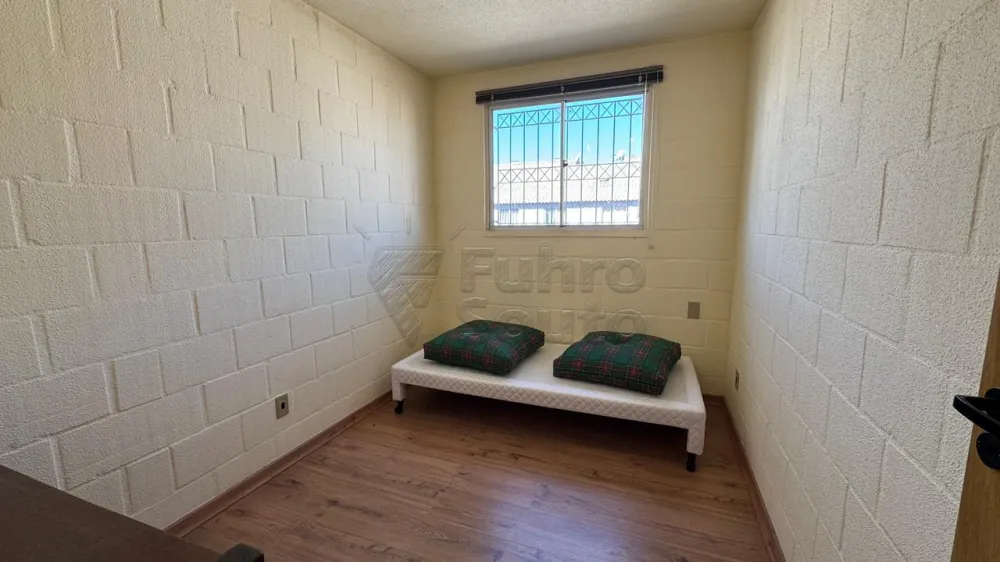 Comprar Apartamento / Padrão em Pelotas R$ 110.000,00 - Foto 3